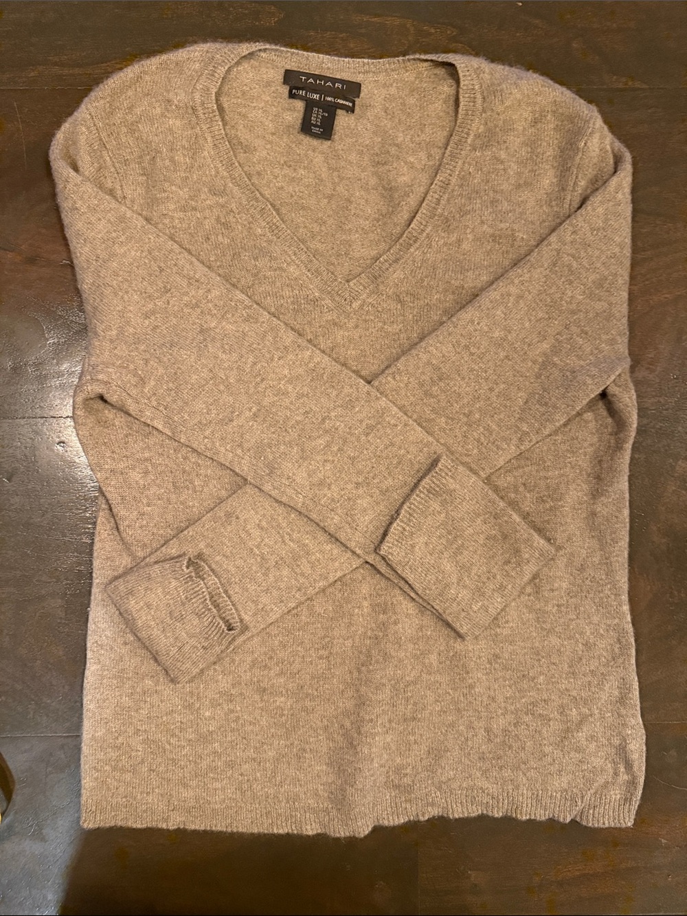 Tahari Pure Luxe 100% cashmere V-neck sweater in a tan/oatmeal